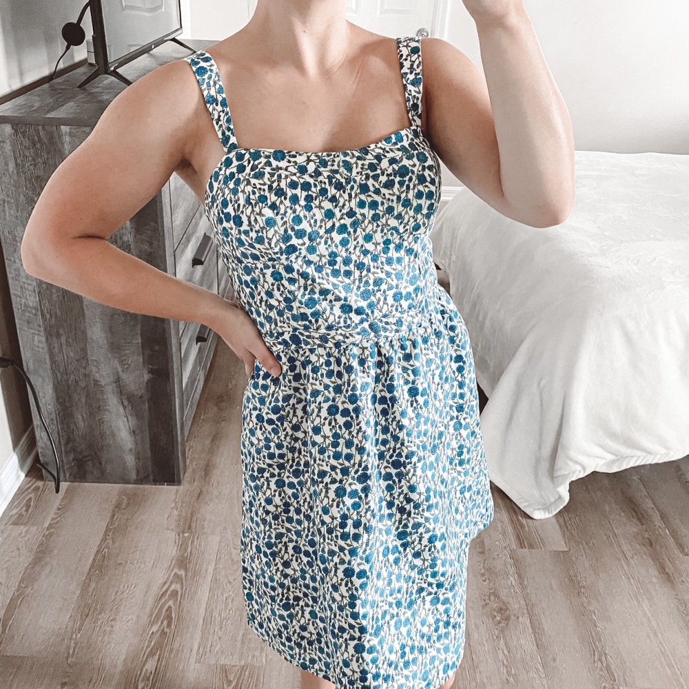 🌟 Ann Taylor LOFT Blue White Floral Summer Dress Size 4
